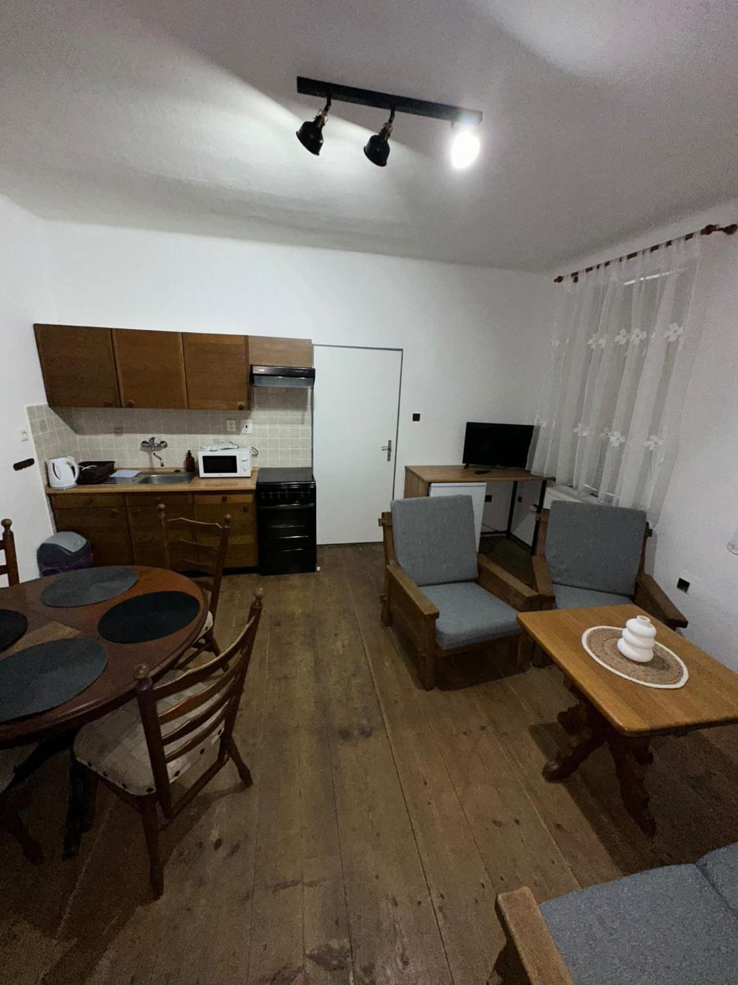 Apartment Dehtare Екстер'єр фото