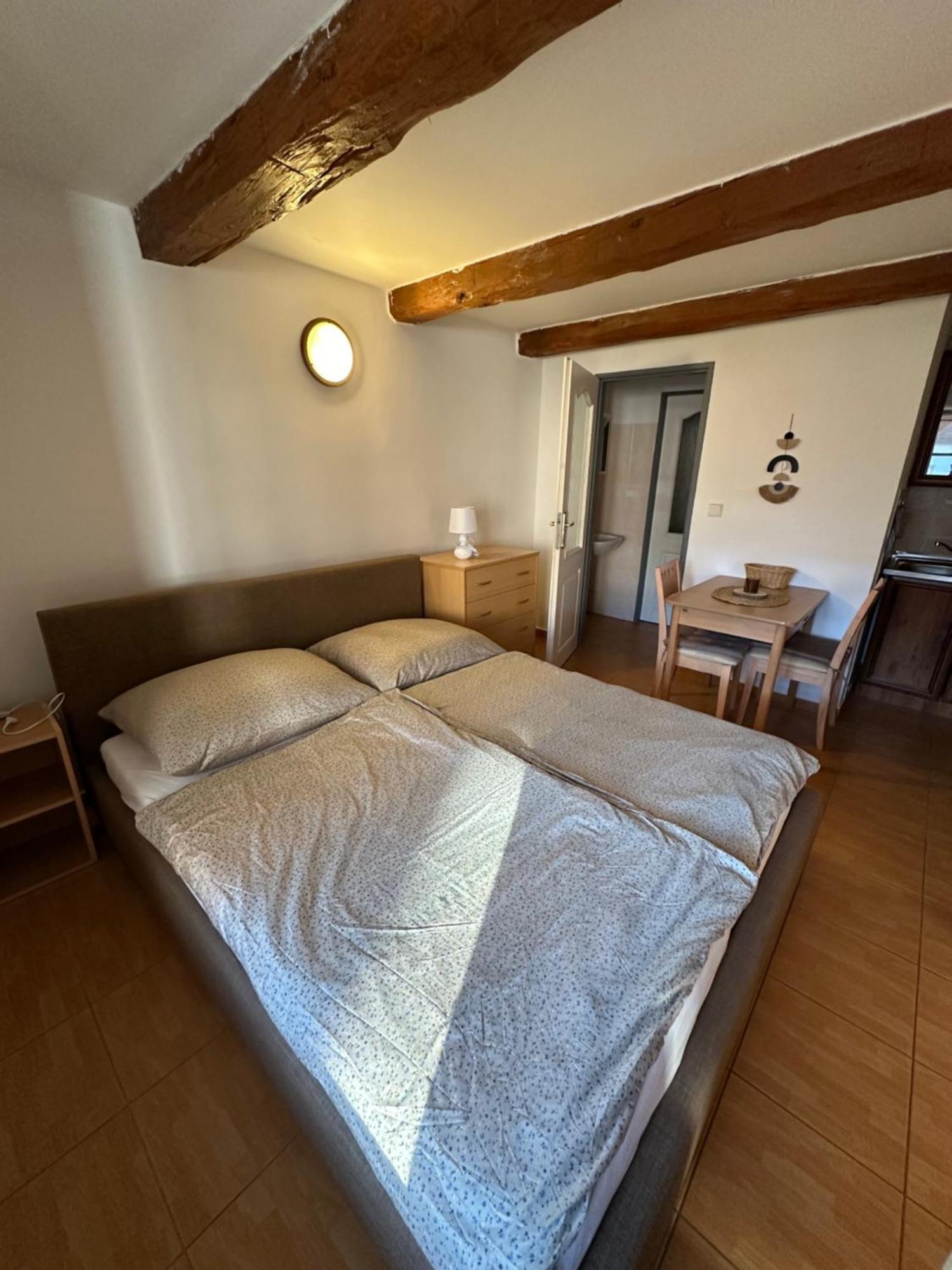 Apartment Dehtare Екстер'єр фото
